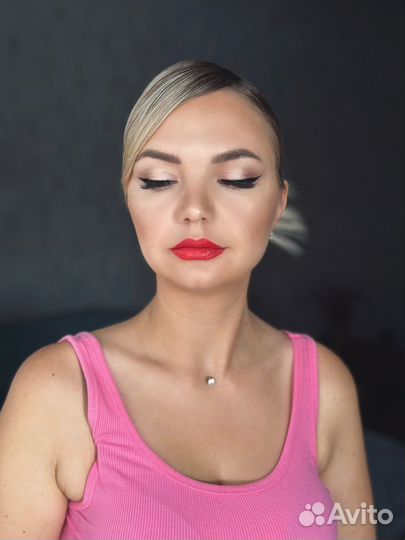 Прически и макияж