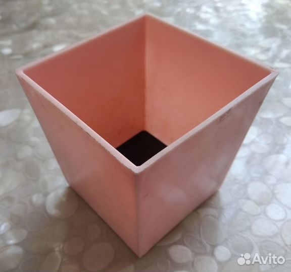 Горшок цветочный небольшой