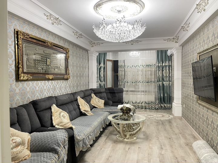 3-к. квартира, 90 м², 2/12 эт.