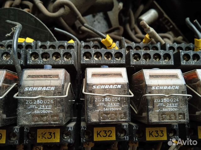 Релле с подставкой 24вольта