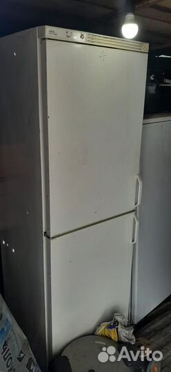 Морозильная камера AEG