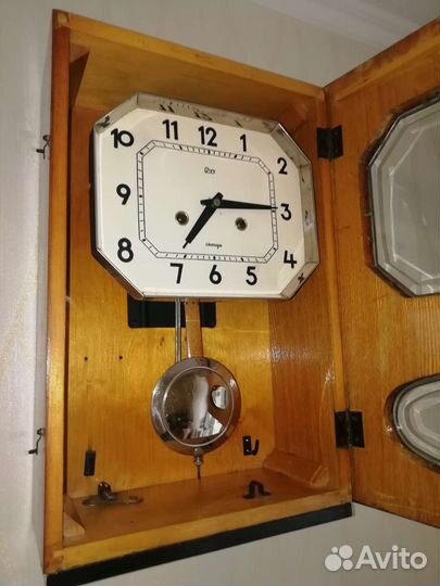 Настенные часы Янтарь