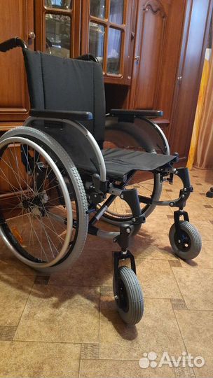 Кресло Коляска для инвалидов с ручным приводом