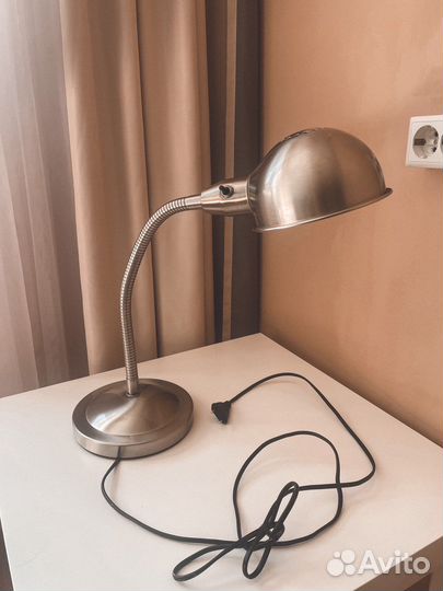 Лампа настольная