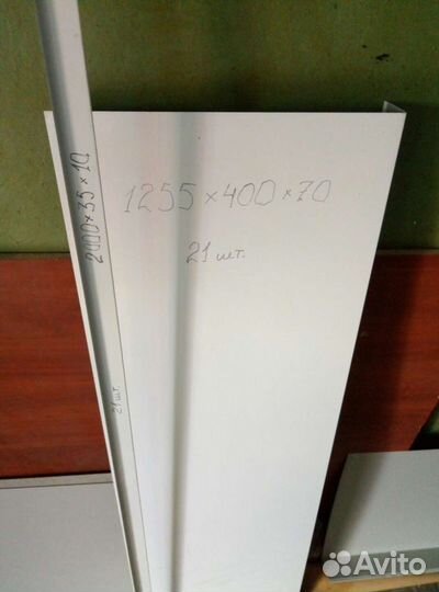 Металлические откосы и уголки на окно