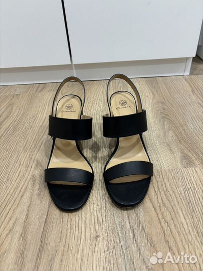 Босоножки эконика 37 размер черные