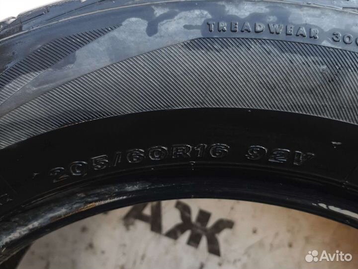 Bridgestone MY-02 Sporty Style 205/60 R16