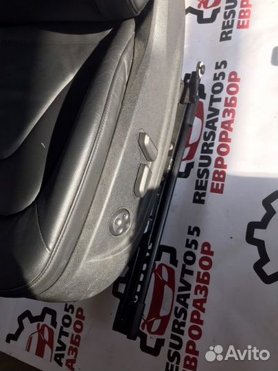 Сиденья комплект Audi A4 B8 2.0T cdnc 2009