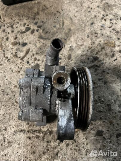 Насос гидроусилителя руля Honda Accord 6