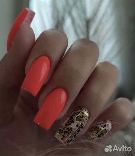 Модель на маникюр в студию