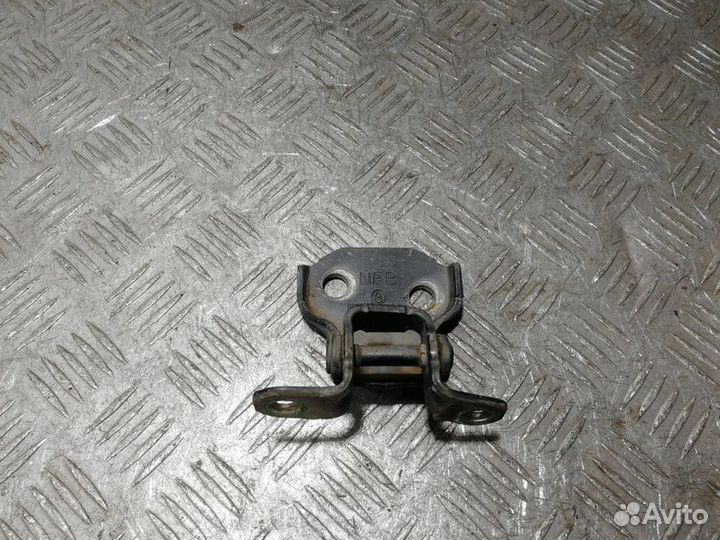 Петля двери передней левой верхняя Subaru Tribeca