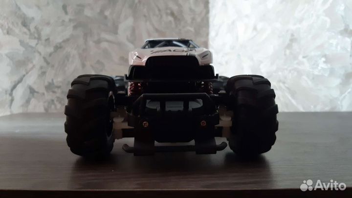 Радиоуправляемая гоночная модель