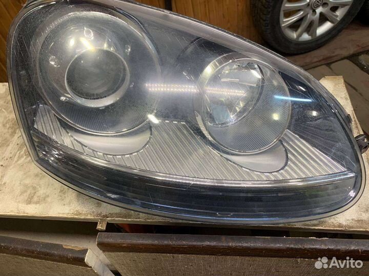 Volkswagen jetta/Golf 5 03-09г фары xenon