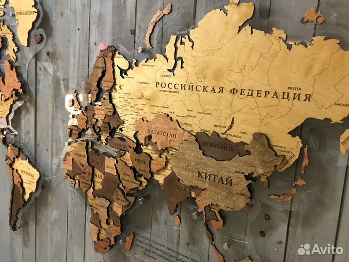 Карта мира из дерева с подсветкой, панно на стену
