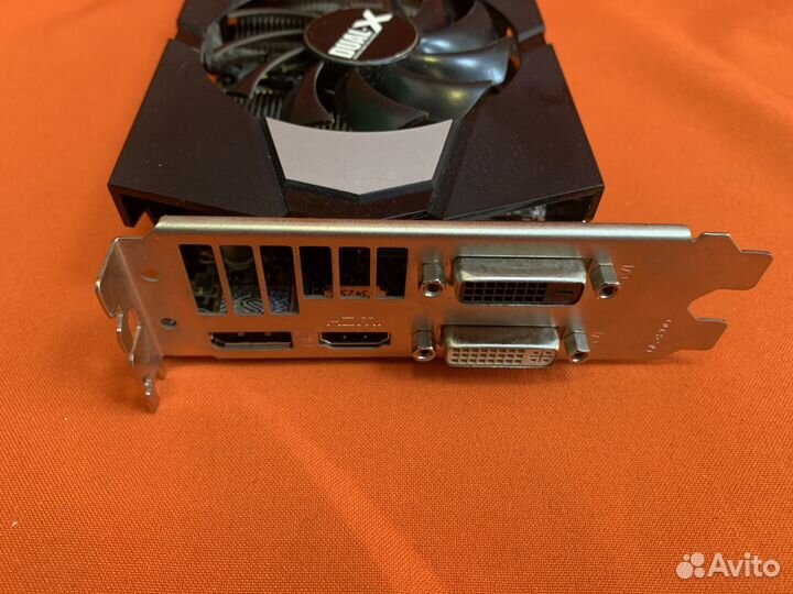 Видеокарта SapphirE Radeon R9 270 2Gb