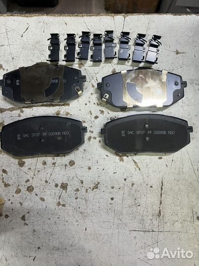 Колодки тормозные передние 58101-L0A10