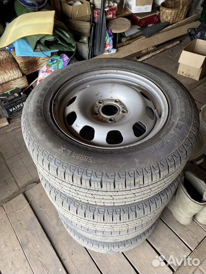 Continental ContiCrossContact LX 215/65 R16