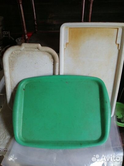 Чашки, подносы