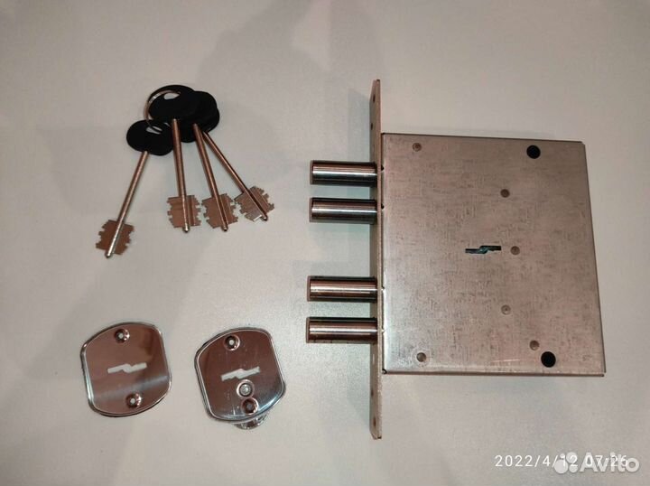 Замок дверной врезной