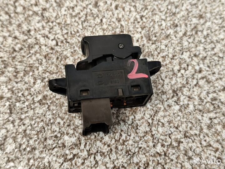 Кнопка стеклоподъёмника Hyundai Verna 2