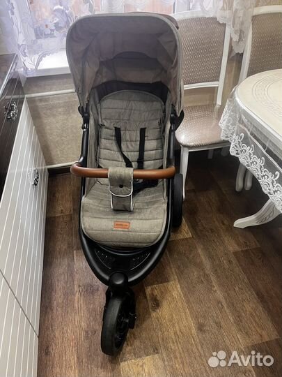 Детская прогулочная легкая коляска б/у
