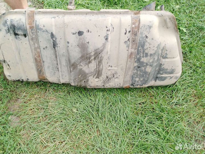 Бак с бензонасосом