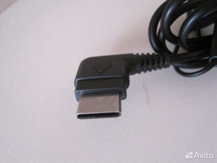 Гарнитура HTC, а также к тел. прошлых моделей