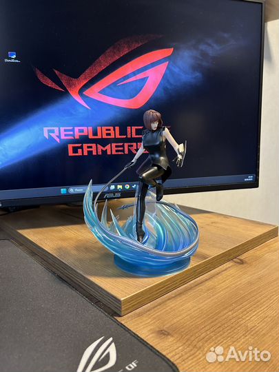 Asus ROG коллекционная статуэтка