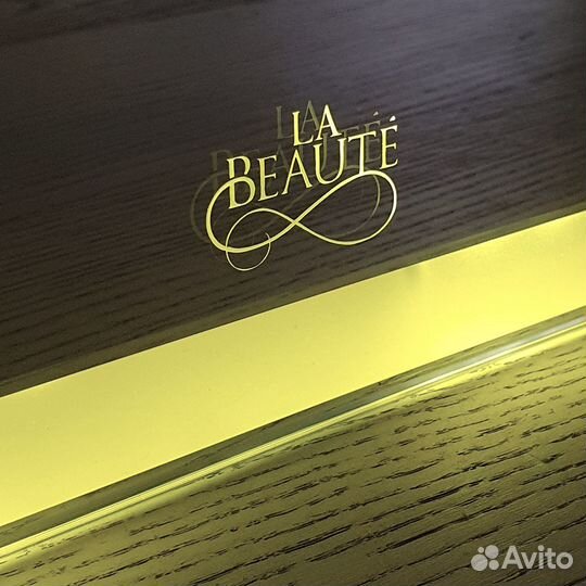 Зеркало настенное для ванной