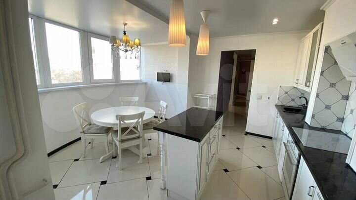 3-к. квартира, 95 м², 5/17 эт.