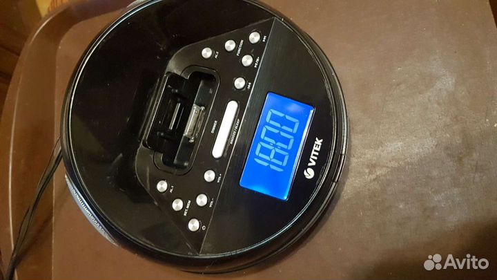 Радиочасы Vitek VT-3520