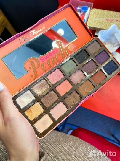 Палетка теней too faced