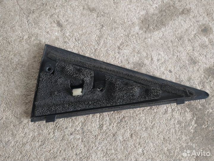 Накладка двери задняя правая Subaru Tribeca B9