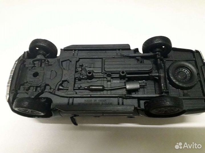 Модель Mercedes Benz X-class масштаб 1:27