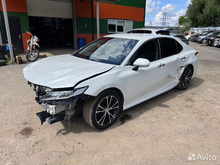 Toyota Camry 2.5 AT, 2019, битый, 82 000 км