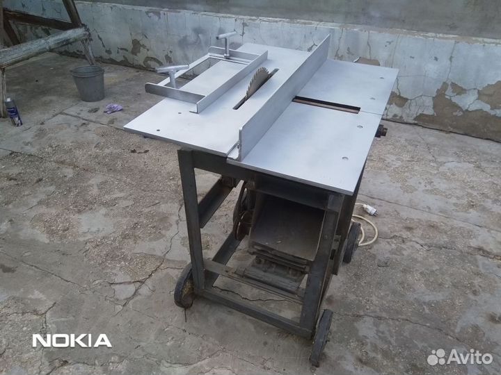 Деревообрабатывающий станок 220