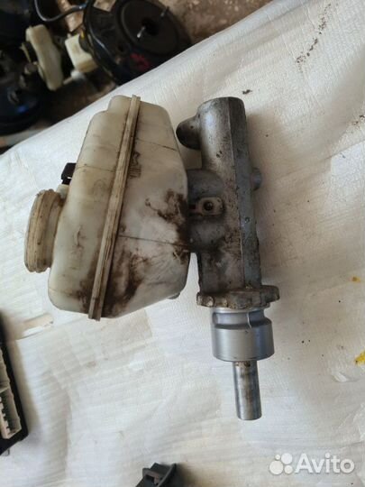 Главный тормозной цилиндр Ford Mondeo 3