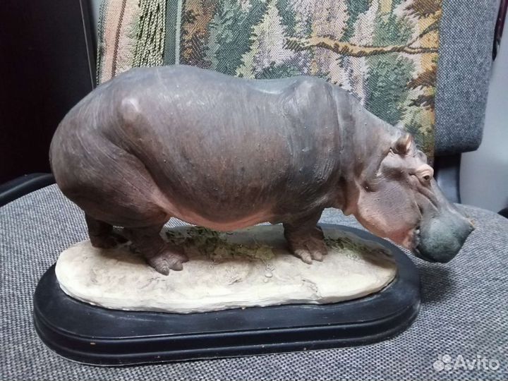 Бегемот, полистирол