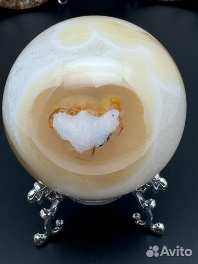 Агат с кварцевой жеодой сфера шар