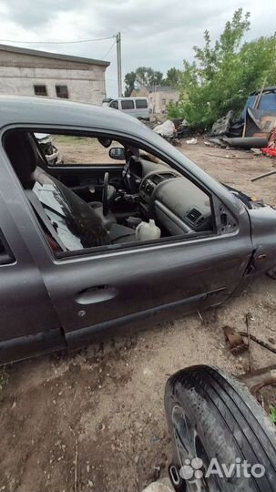 Дверь передняя правая Рено Клио Хетчбэк