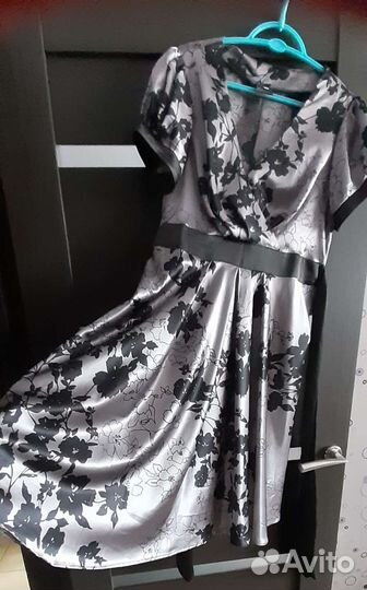 Атласное платье 48 50