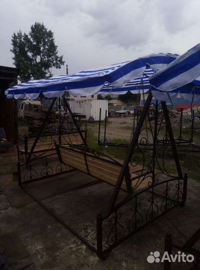Садовые качели новые