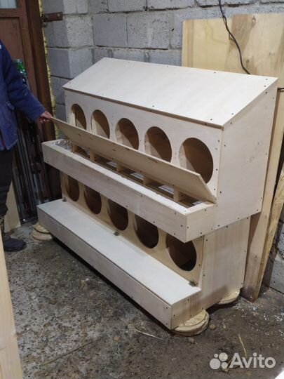 Гнездо для кур с яйцесборником