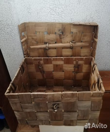 Старинный плетёный антикварный сундук