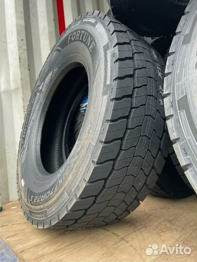 Грузовые шины 215/75R17,5 Fortune FDR606 (ведущая)