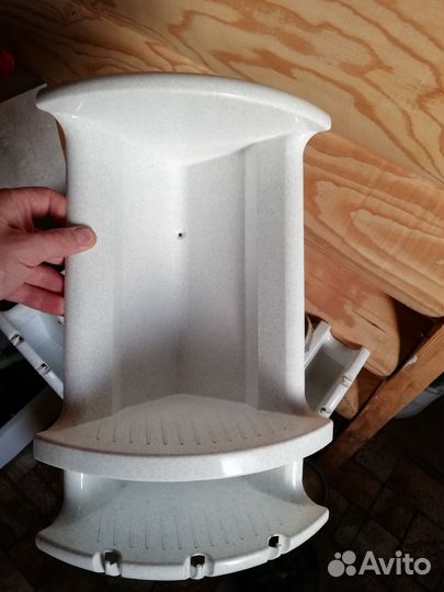 Угловая полка для ванной