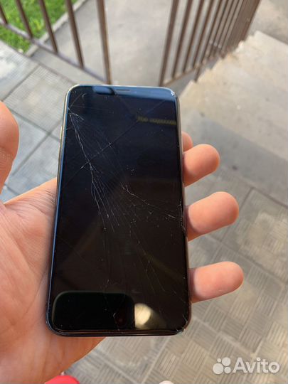 Разбитый iPhone X