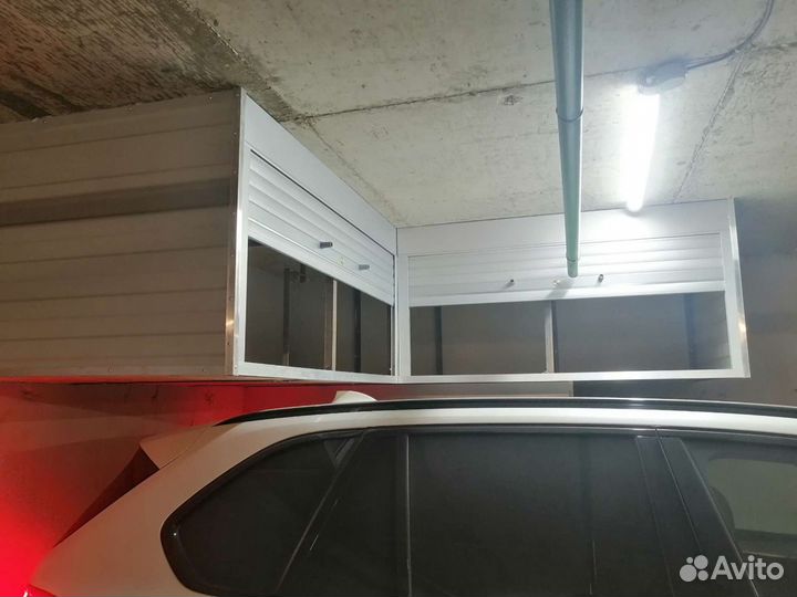 Подвесной шкаф в паркинг