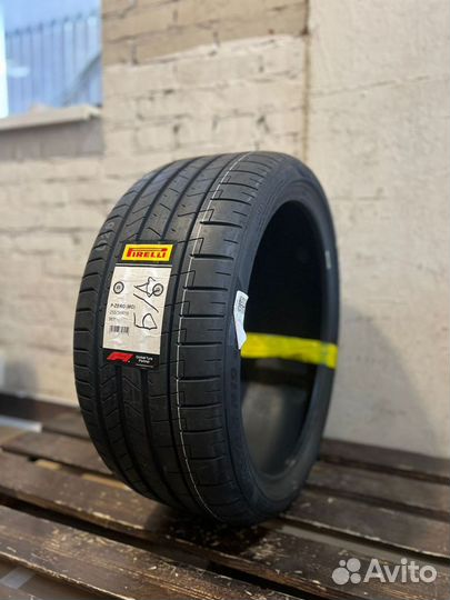 Pirelli P Zero 255/35 R19 96Y