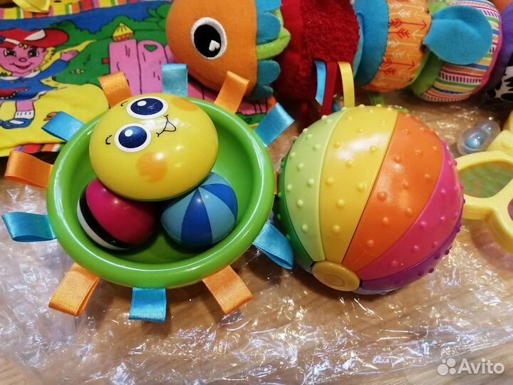 Игрушки для ребенка (подвесные, прорезыватели)